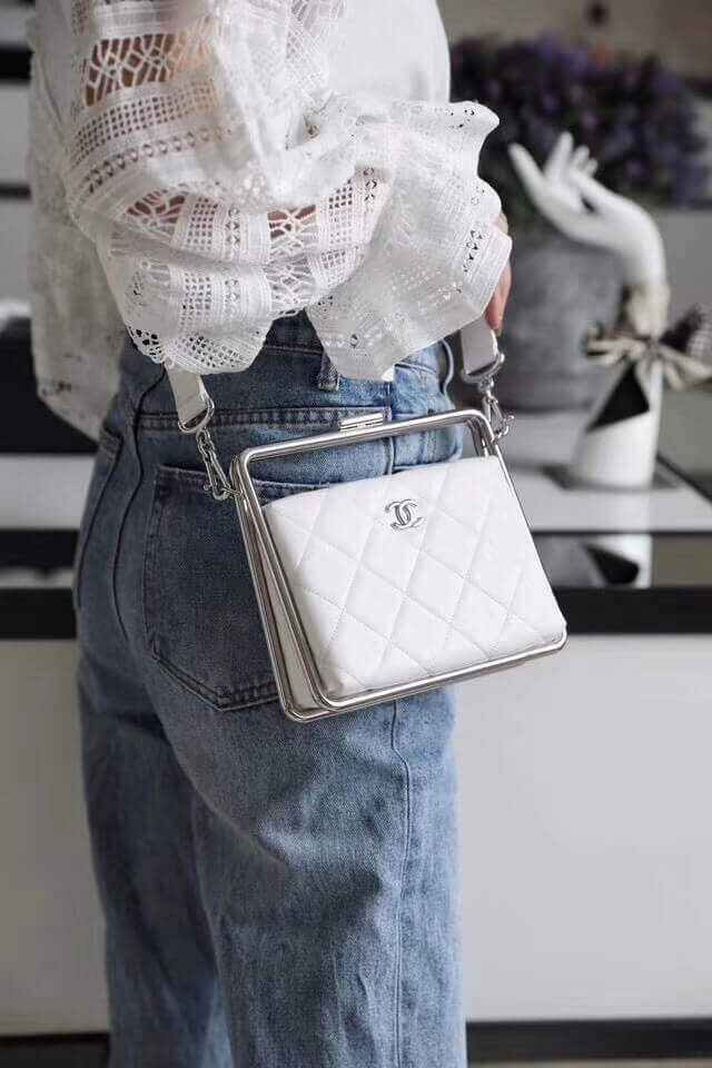 Chanel Lambskin Clutch AS1732
