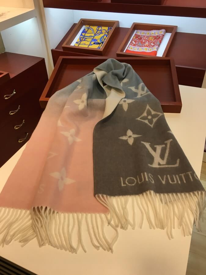 Louis Vuitton Heavy Monogram Cashmere Heavy Scarf M70869