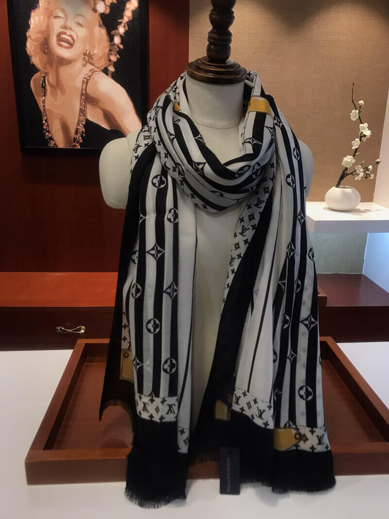 Louis Vuitton Monogram Confidential Scarf 2552