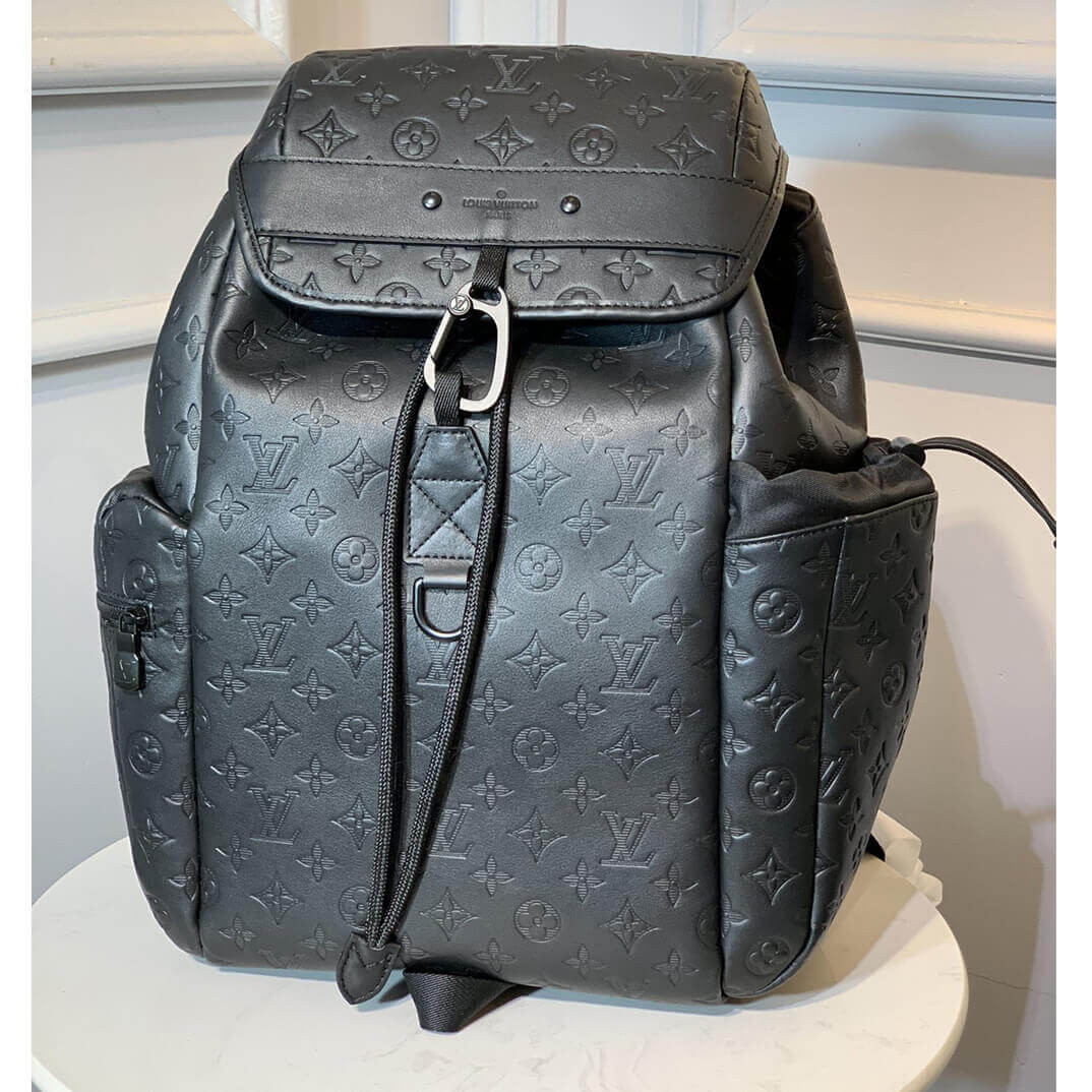 Louis Vuitton Discovery Backpack M43680