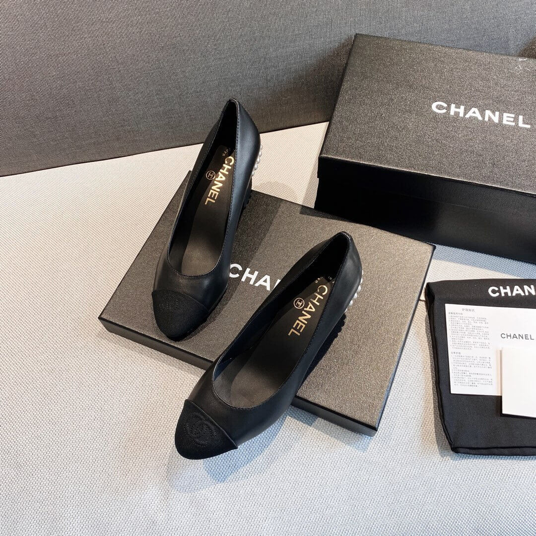 Chanel Pearl Embellished Pumps 32127