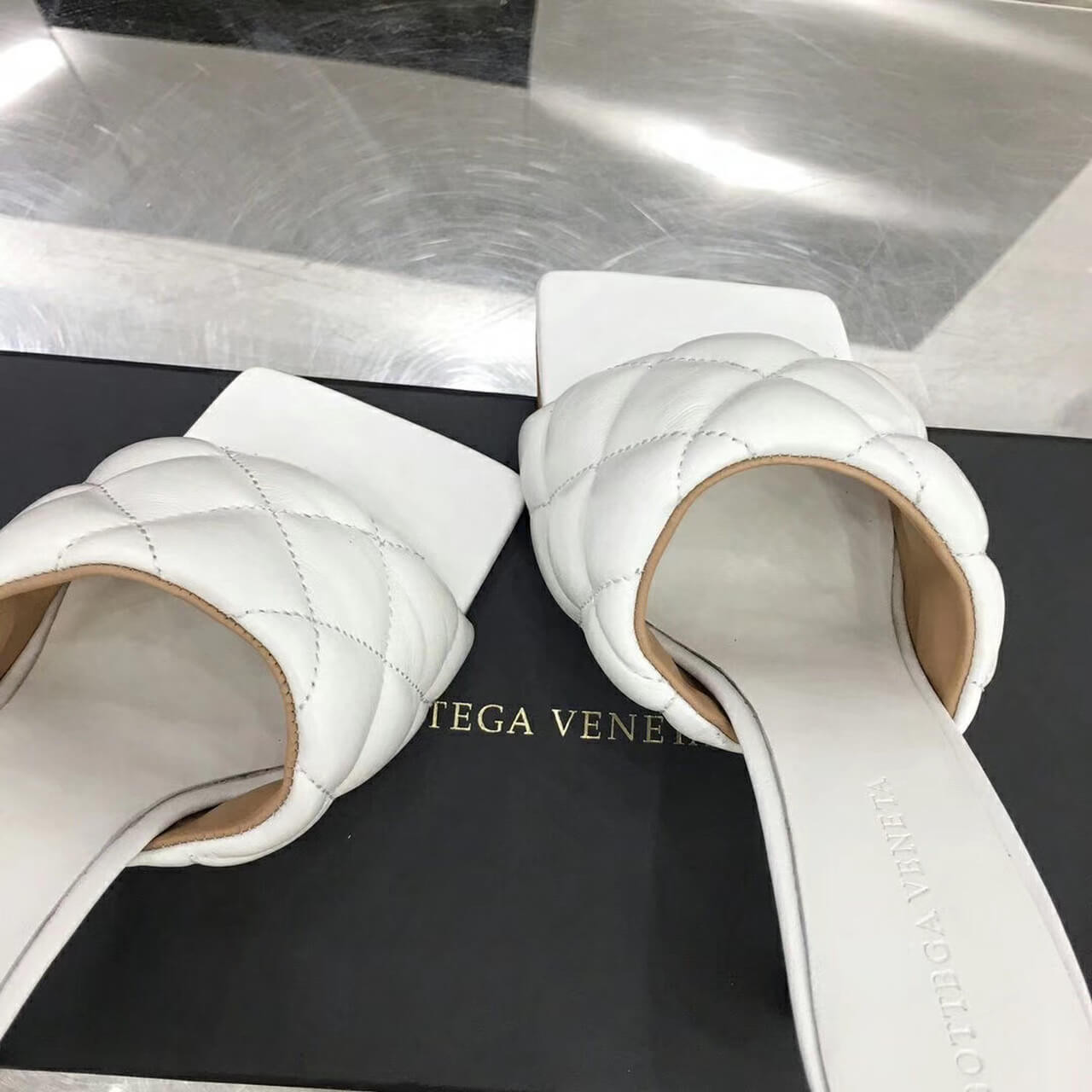 Bottega Veneta Puffy Dream Square Mules 592015