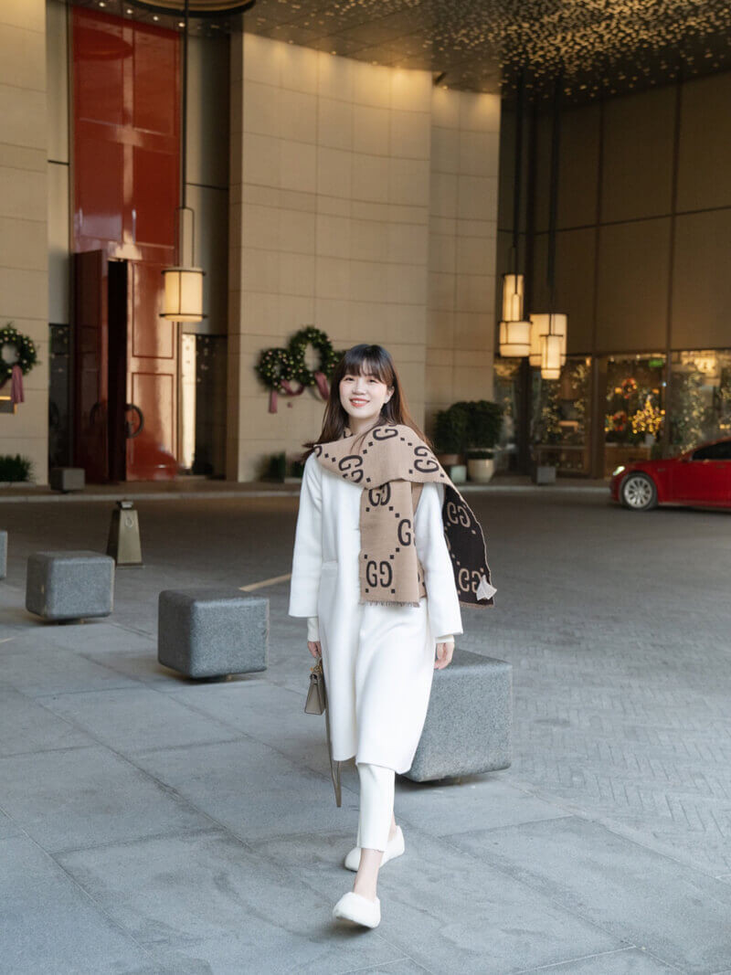 Gucci GG Jacquard Wool Silk Scarf 495592a