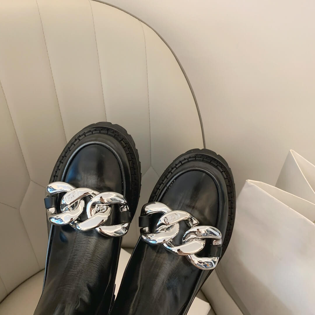 N°21 Chunky Chain-Embellished Ankle Boots Black