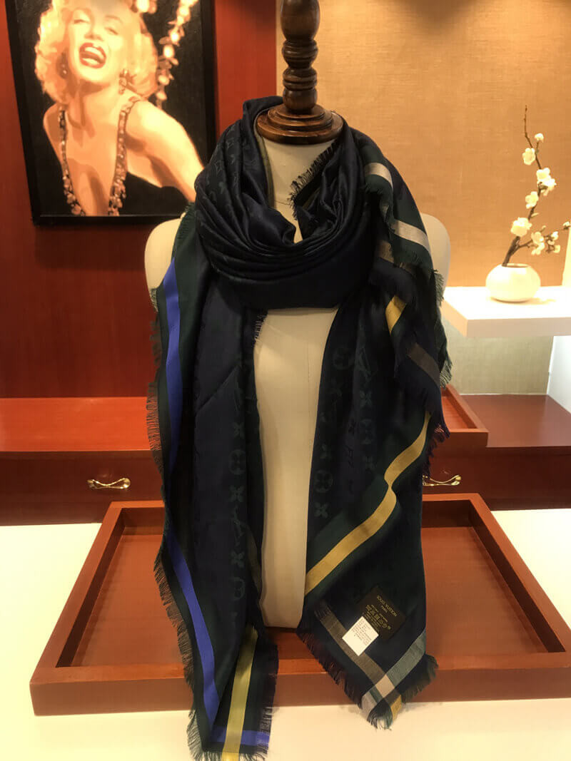 Louis Vuitton Monogram Shine Shawl 3505