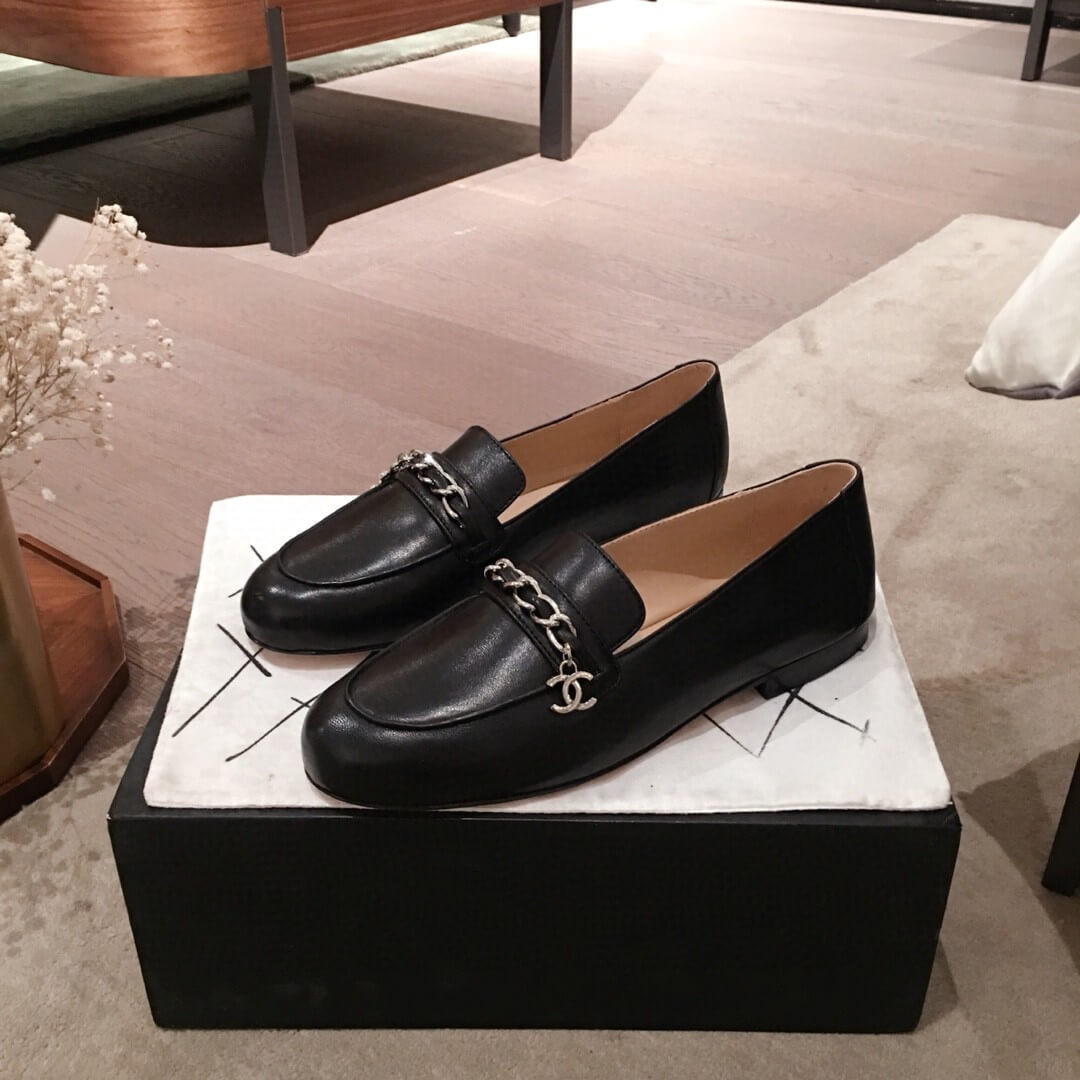 Chanel Chain Logo Lambskin Leather Loafers G403471