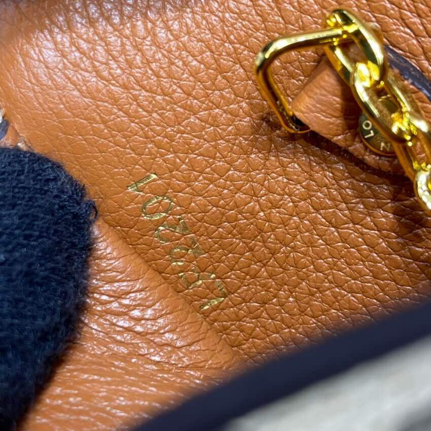 Louis Vuitton Key Pouch M80692