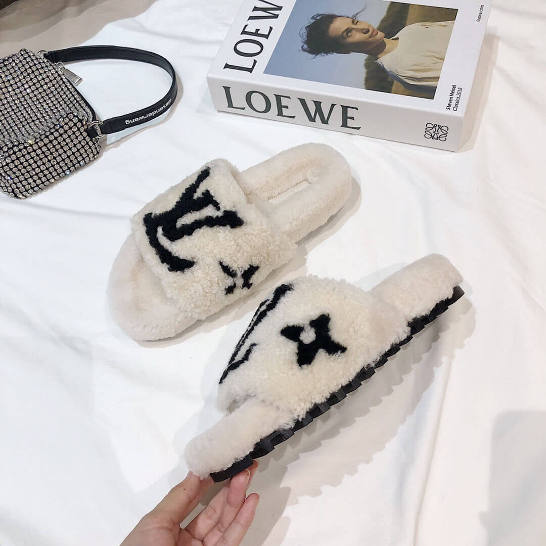 Louis Vuitton Bom Dia Flat Mules Shearling 1A8CXB