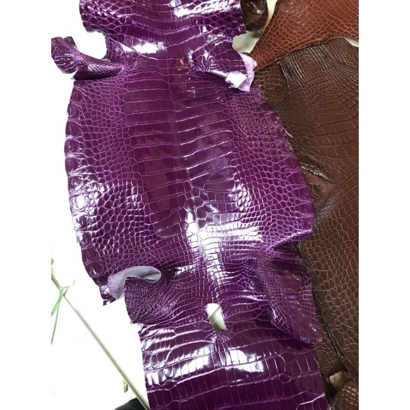Hermes makes exclusive leather glossy American alligator:gallon purple
