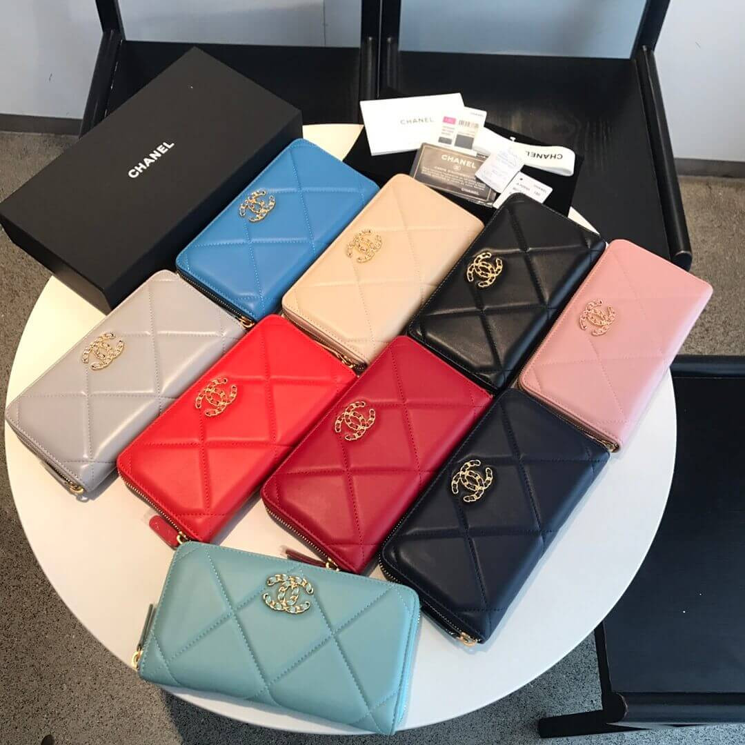Chanel 19 Long Zipped Wallet AP0946