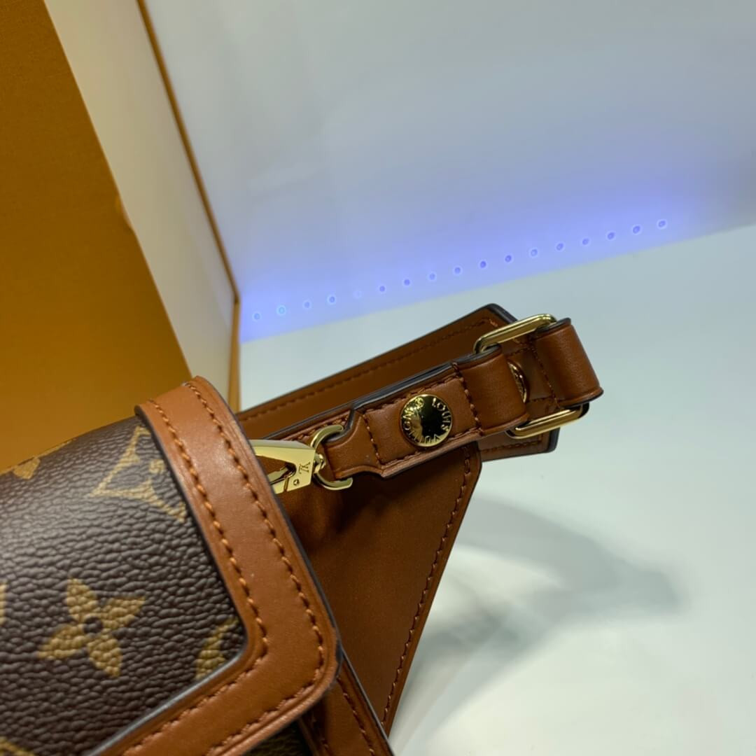 Louis Vuitton Bumbag Dauphine M44586