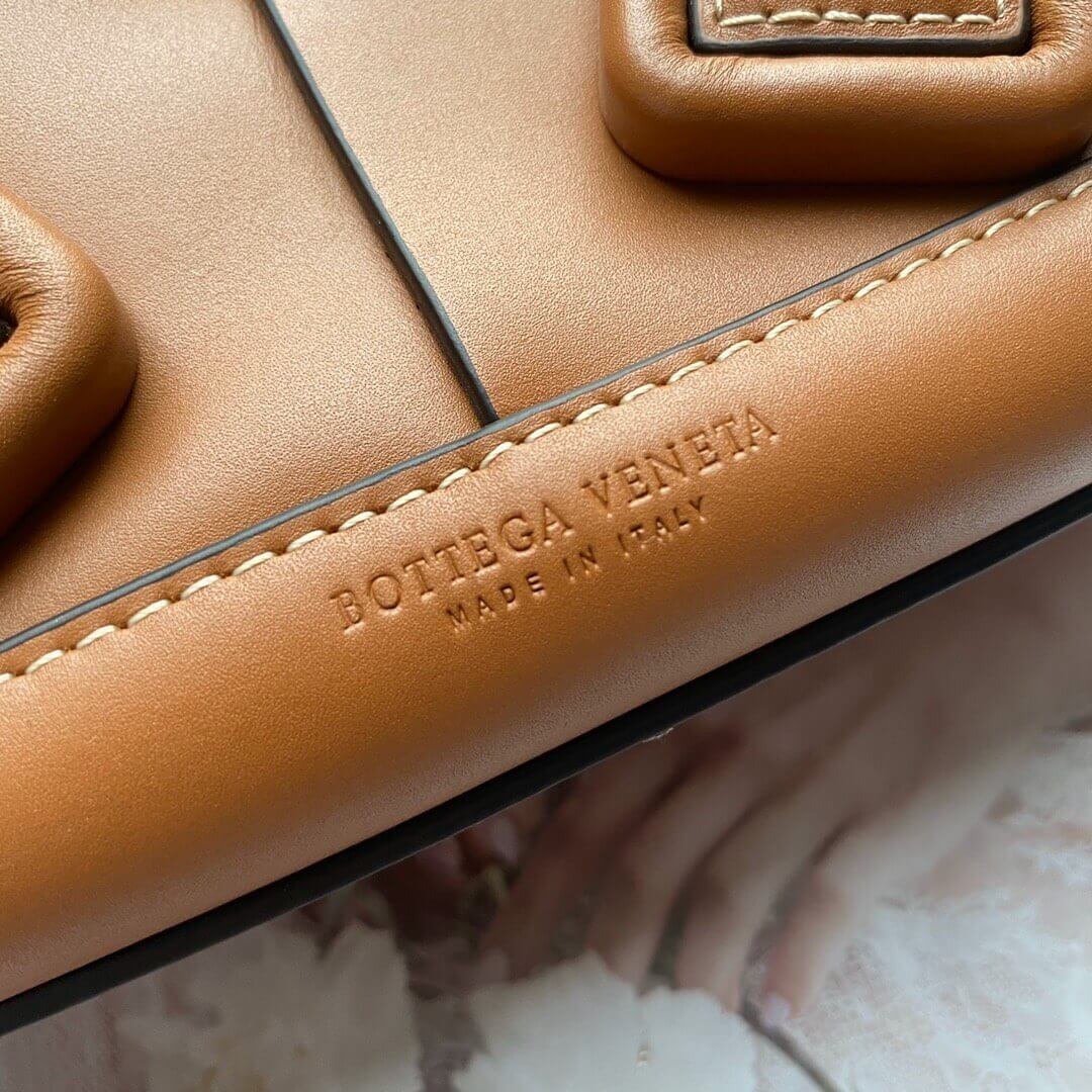 Bottega Veneta Mini Arco In Smooth Calfskin 600606