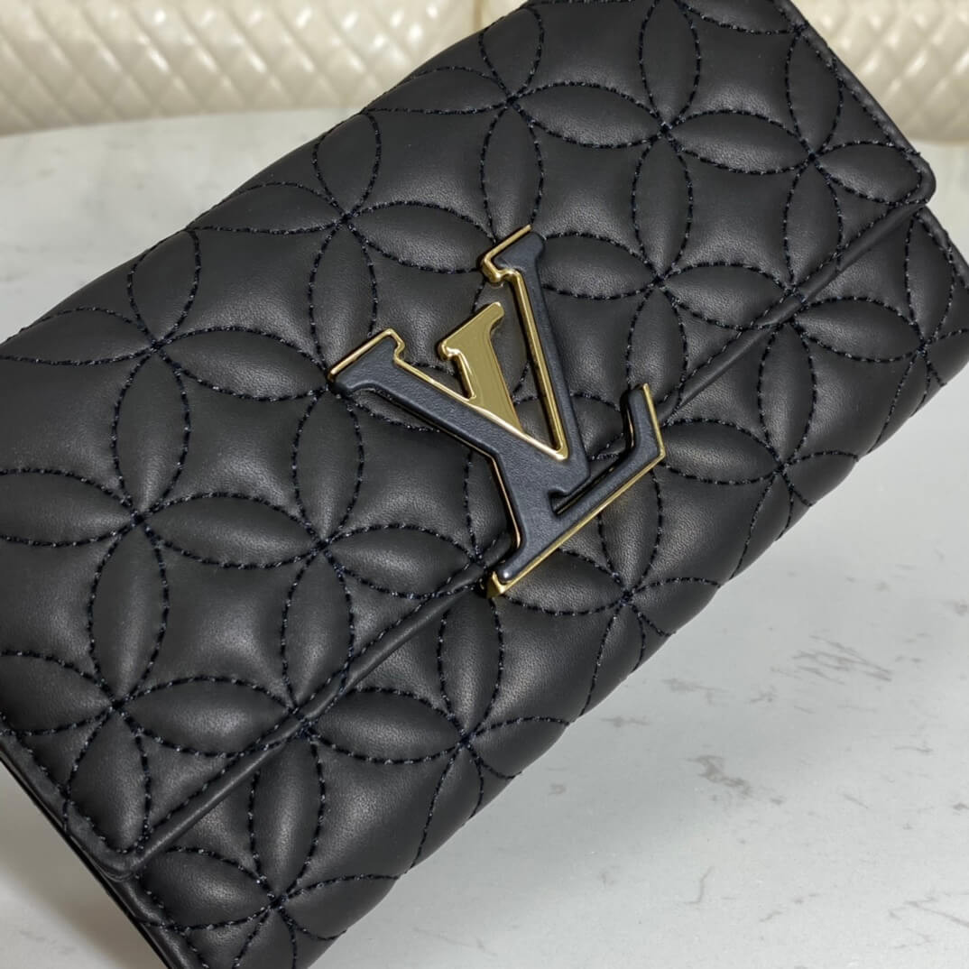 Louis Vuitton Capucines Wallet M68590