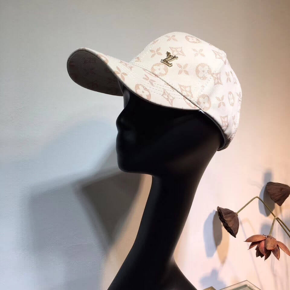 Louis Vuitton LV Logo Embroidery Cap 68985