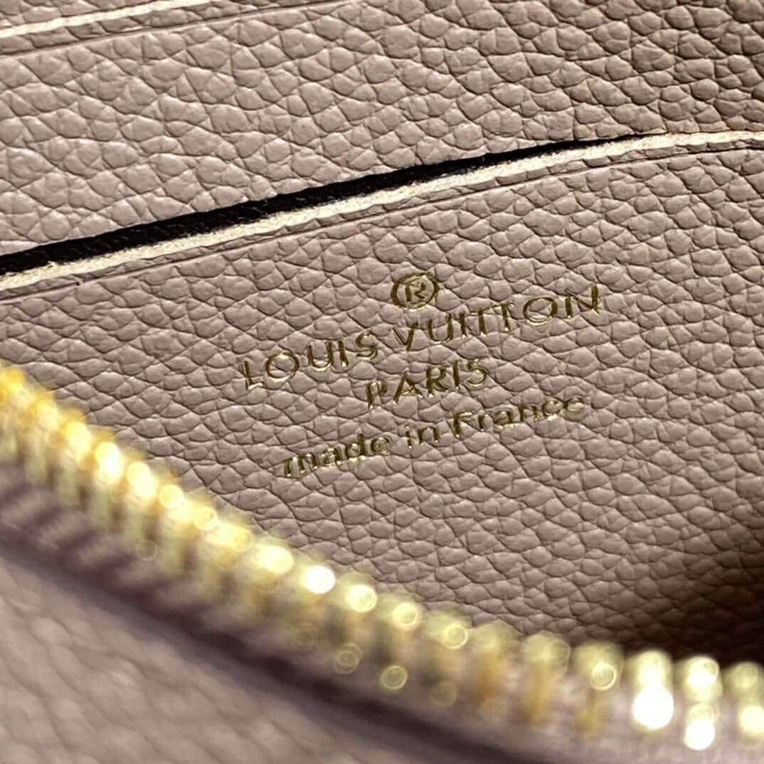 Louis Vuitton Pochette Melanie BB M68712