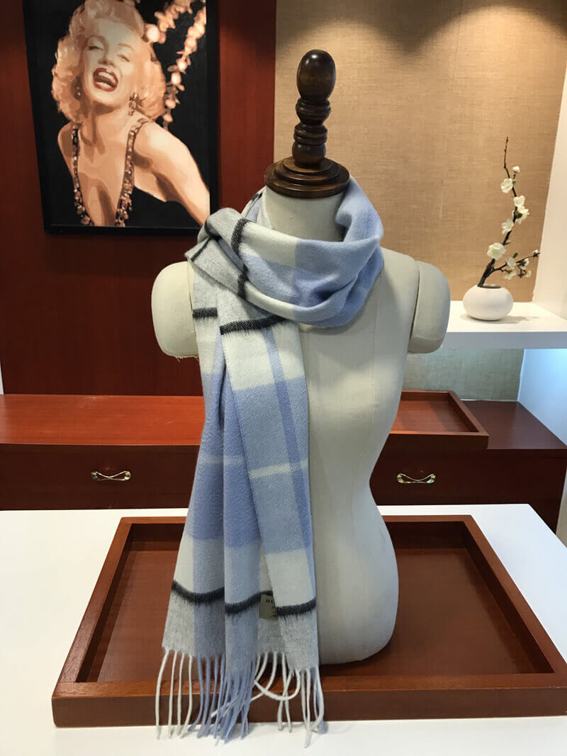 Burberry Unisex Check Wool Scarf 2402