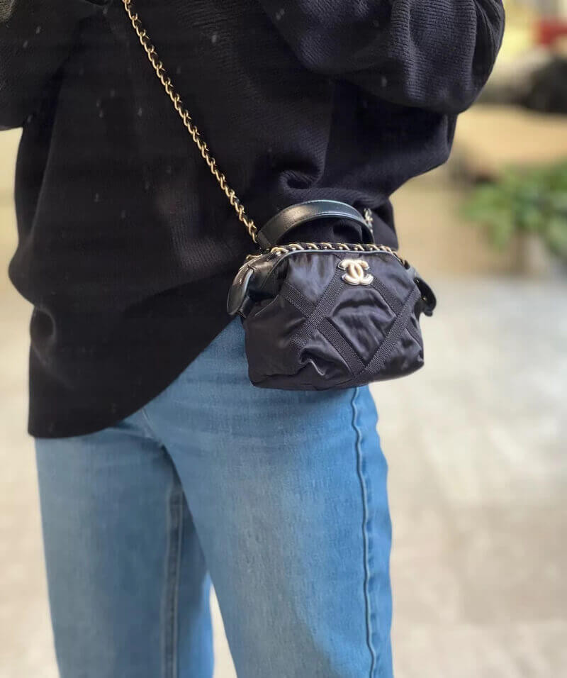 Chanel Clutch With Chain in Nylon Grosgrain AP2669 Black