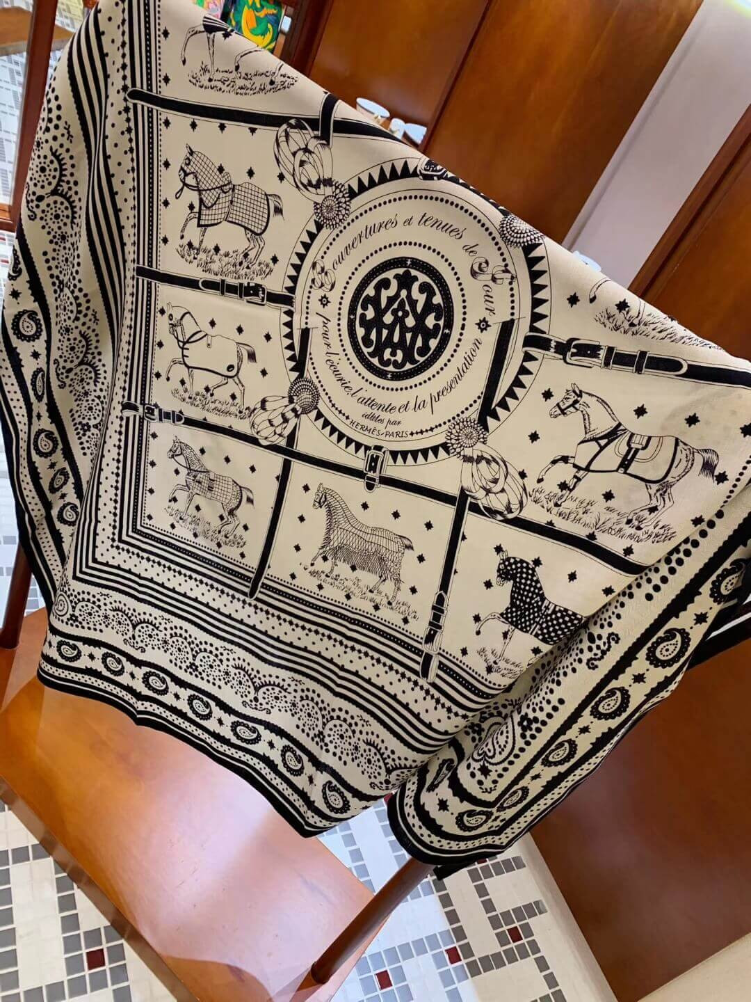 Hermes Couvertures Et Tenues De Jour Bandana Shawl 140 H243507