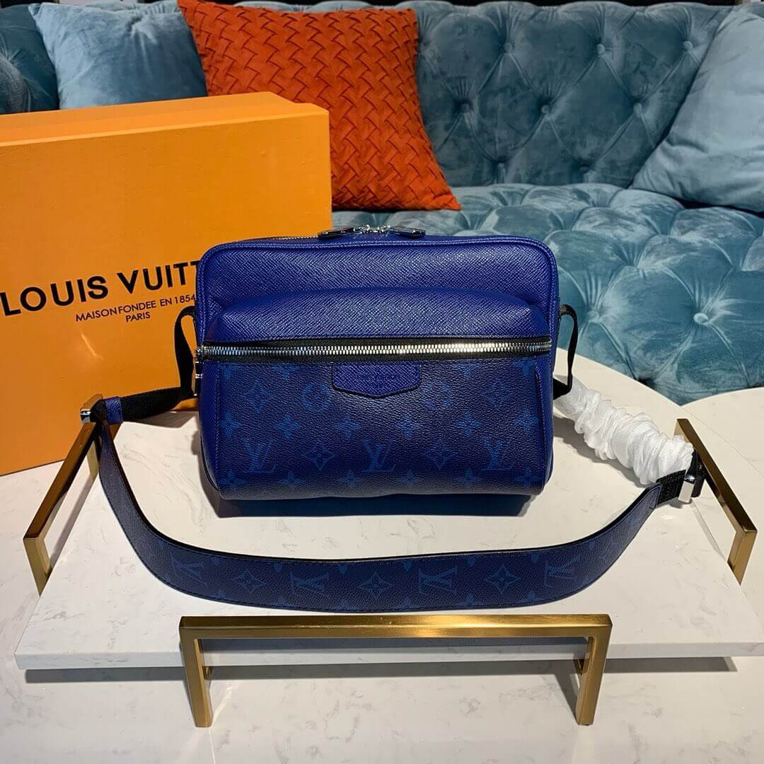 Louis Vuitton Outdoor Messenger M30242
