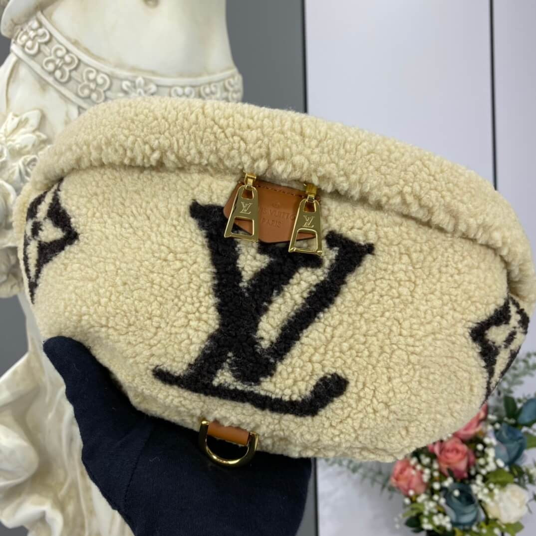 Louis Vuitton Bumbag M55425