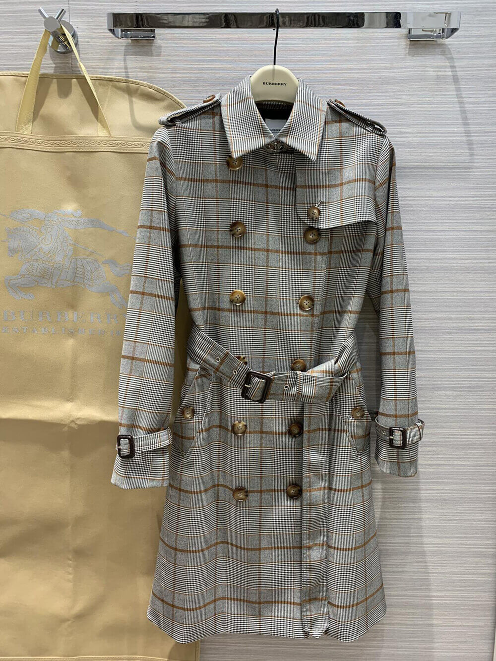 Burberry Vintage Check Burberry Trench Coat A957039