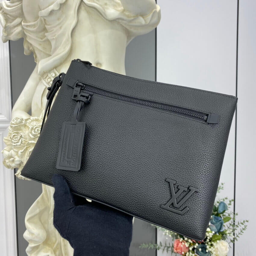 Louis Vuitton Ipad Pouch M69837