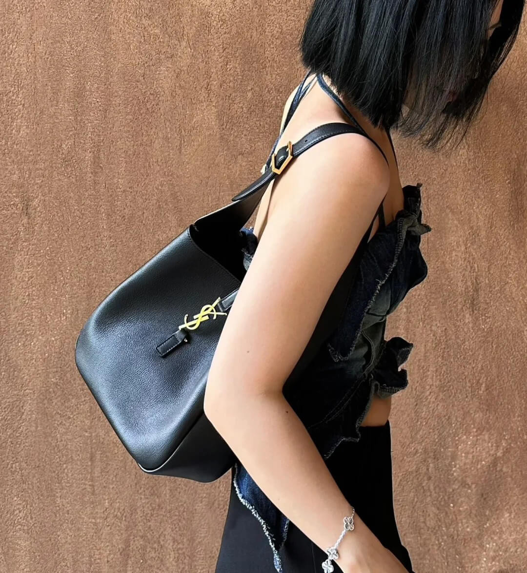 Saint Laurent Small Le 5 A 7 Hobo Bag in Grained Leather 753938