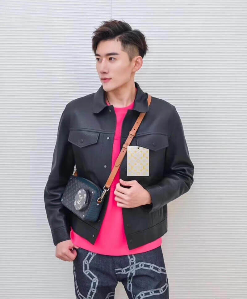 Louis Vuitton Volga On Strap M69688