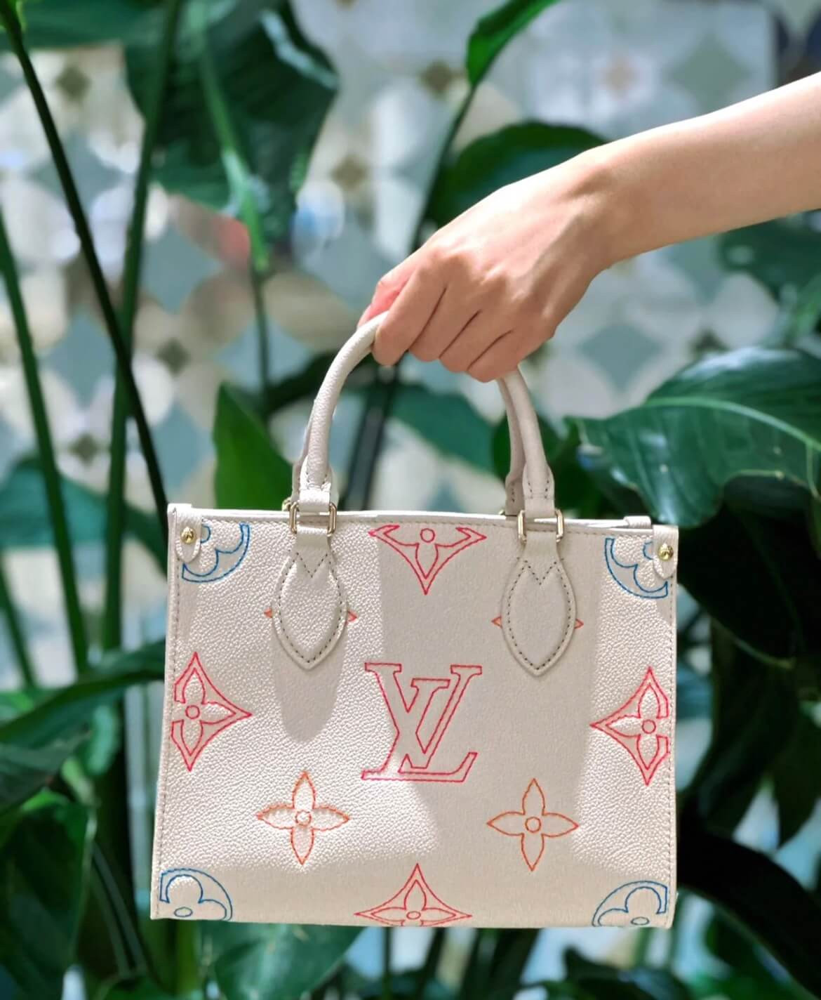 Louis Vuitton OnTheGo PM Flower Patterns M46629