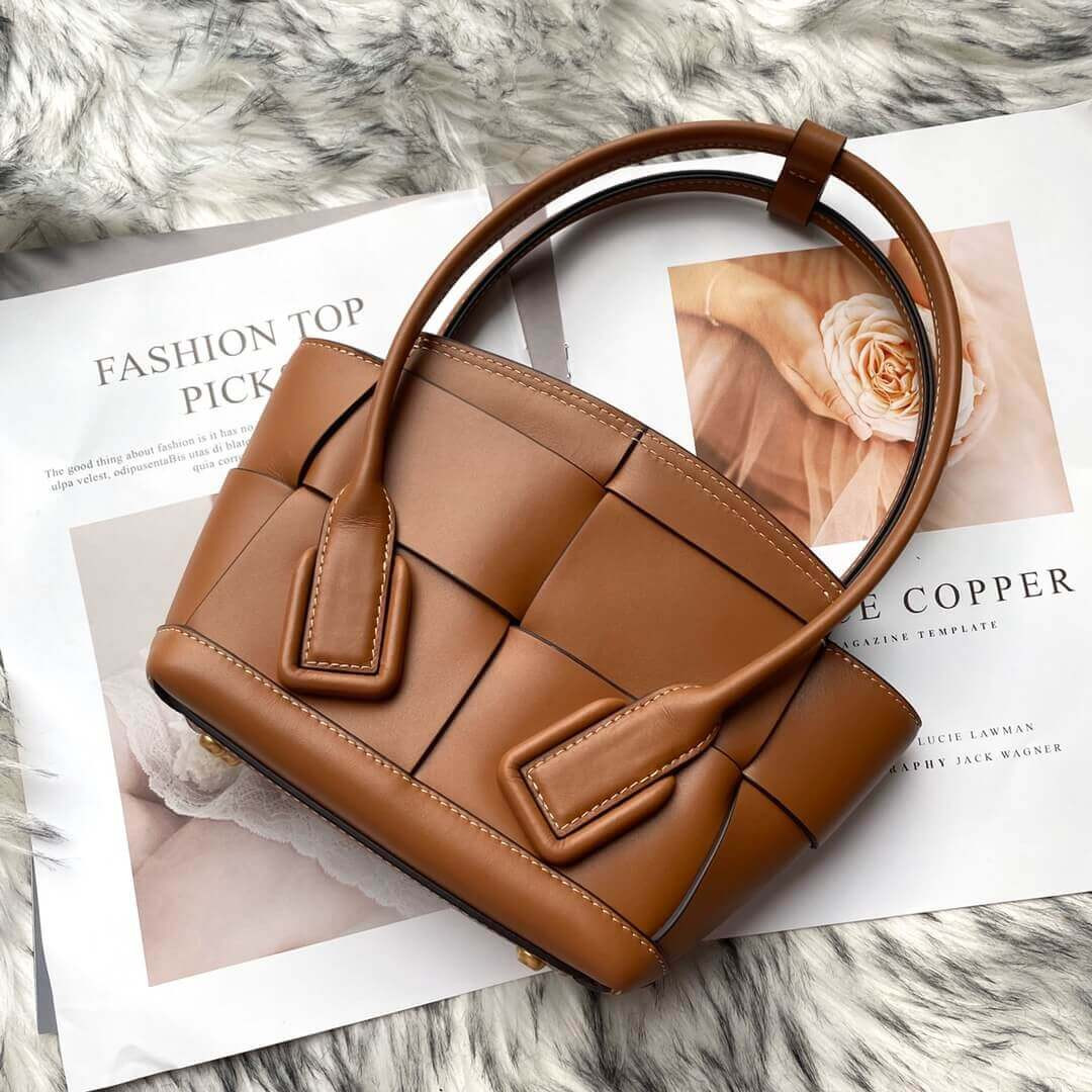 Bottega Veneta Mini Arco In Smooth Calfskin 600606