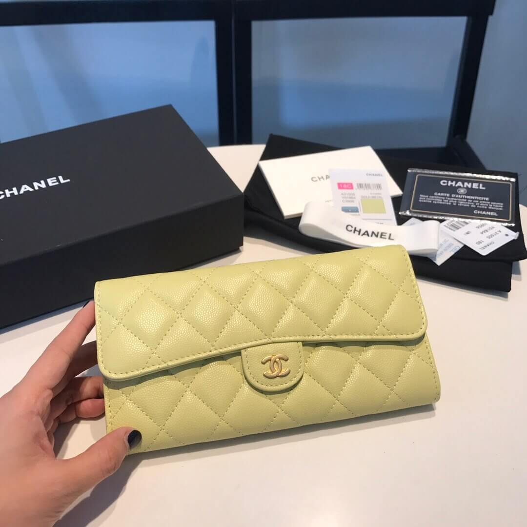 Chanel Grainy Calfskin Classic Bifold Wallet A31505