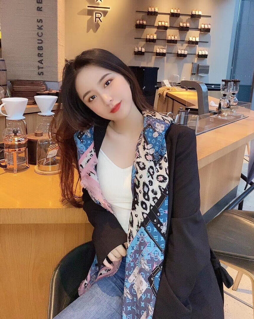 Louis Vuitton Mille Et Une Malles Giant Square M76466