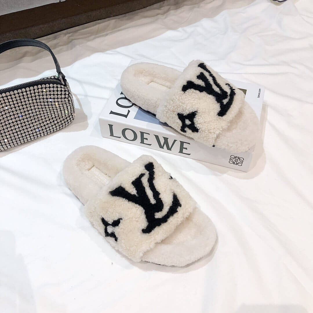 Louis Vuitton Bom Dia Flat Mules Shearling 1A8CXB