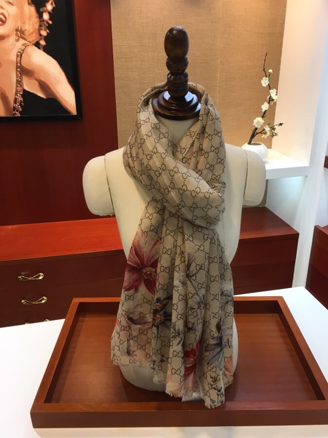 Gucci GG Blooms Print Scarf 499225