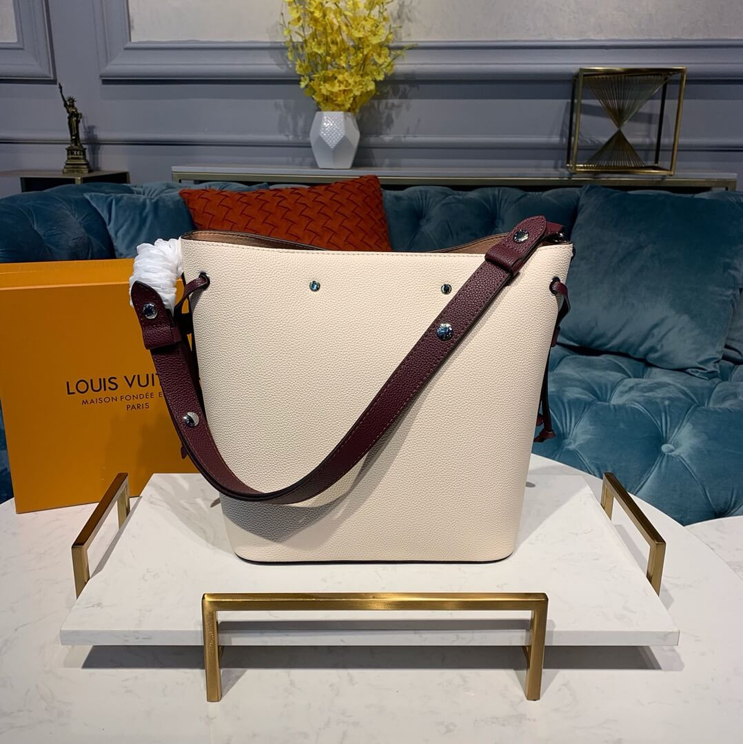 Louis Vuitton Lockme Bucket M53584