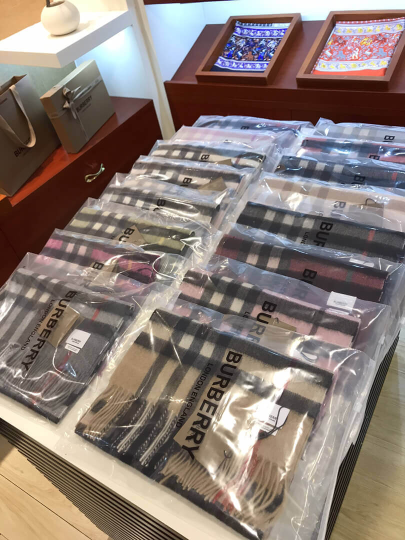 Burberry The Classic Check Cashmere Scarf 80181731 Beige