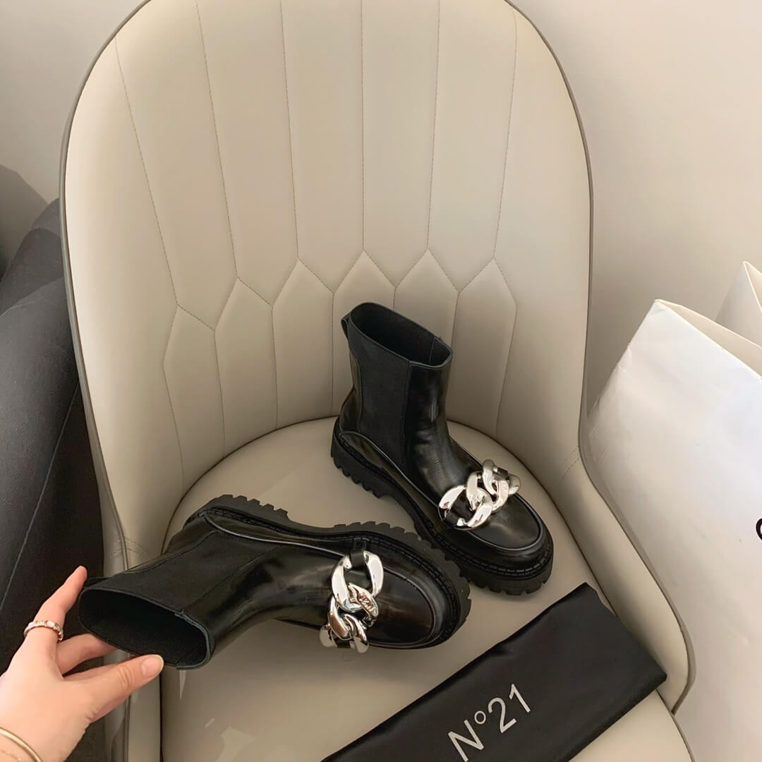 N°21 Chunky Chain-Embellished Ankle Boots Black