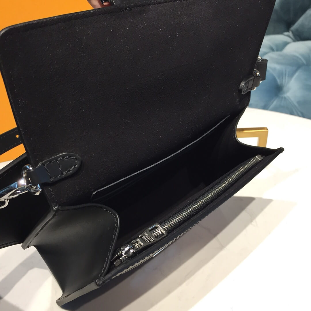 Louis Vuitton Bumbag Dauphine M67696