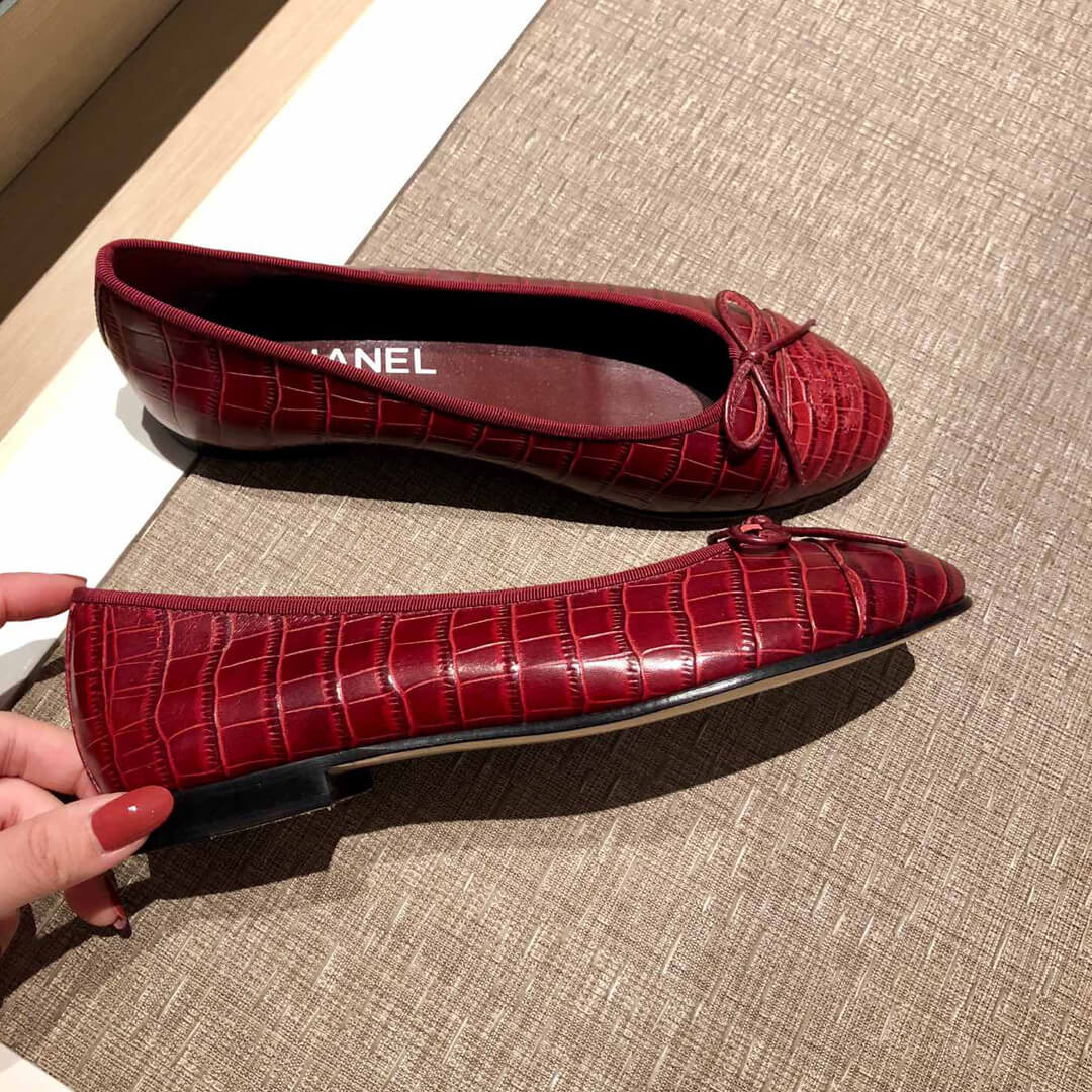 Chanel Crocodile Patent CC Cap Toe Flats Ballerinas G02819