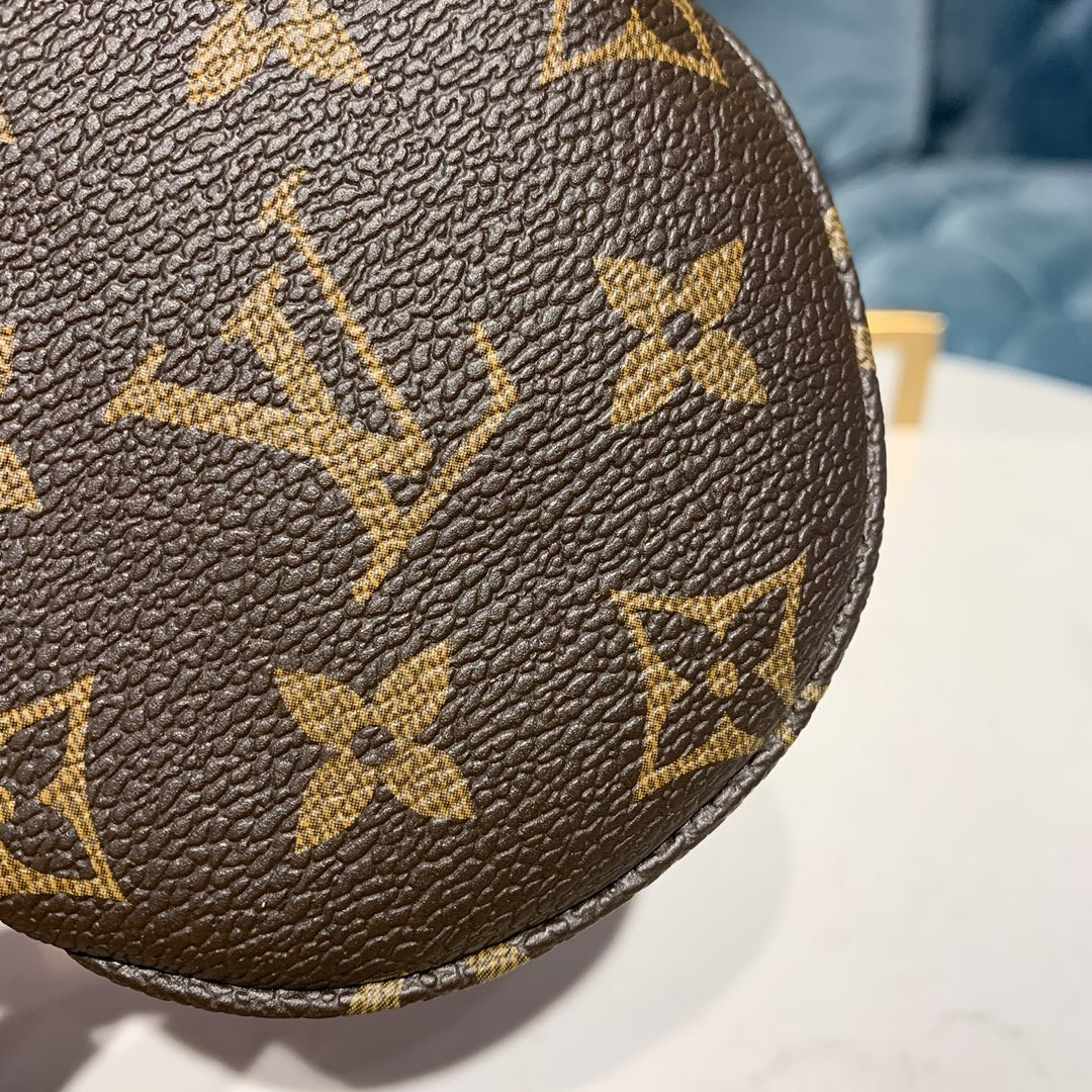 Louis Vuitton Venice Round Coin Purse M68485