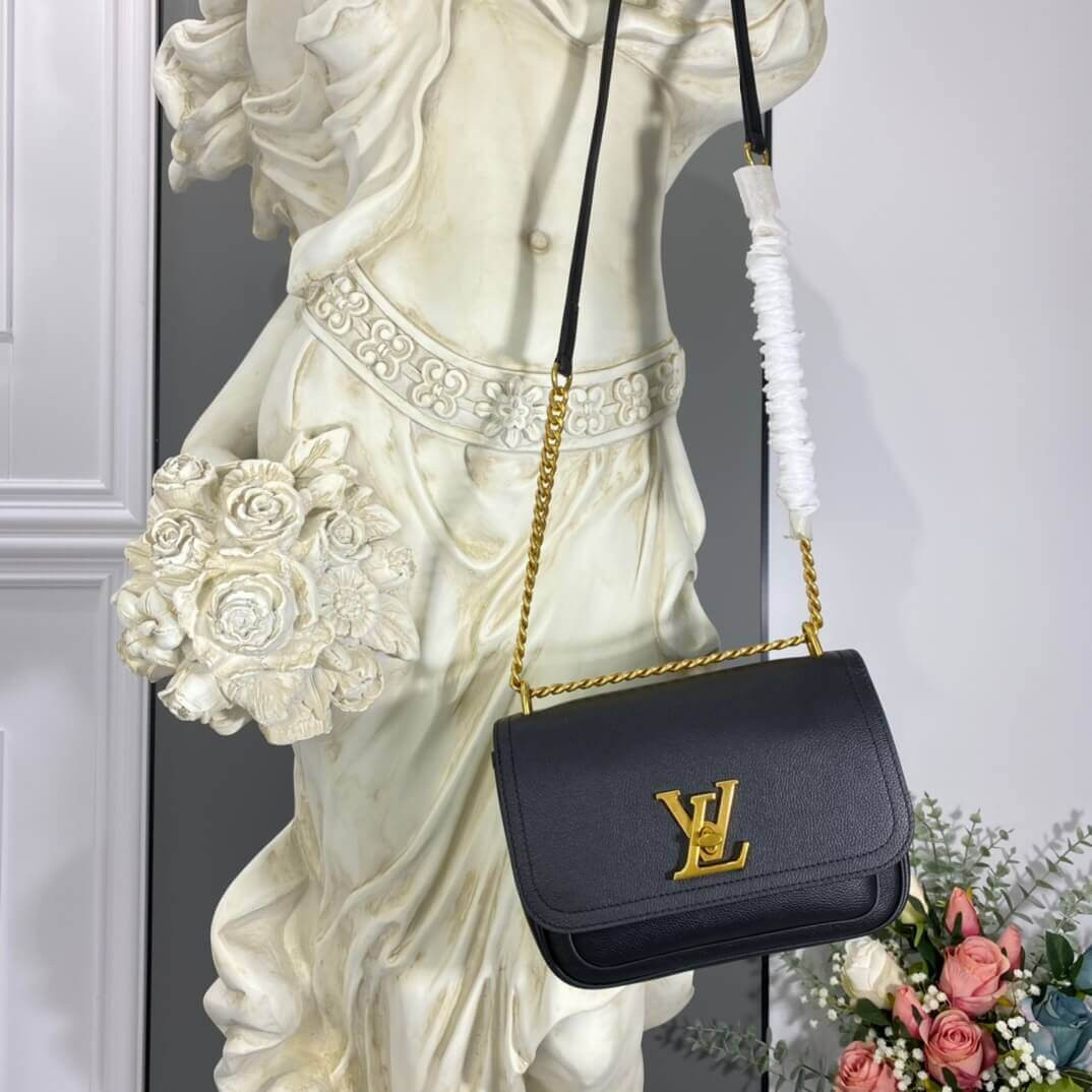 Louis Vuitton Lockme Chain PM M57073