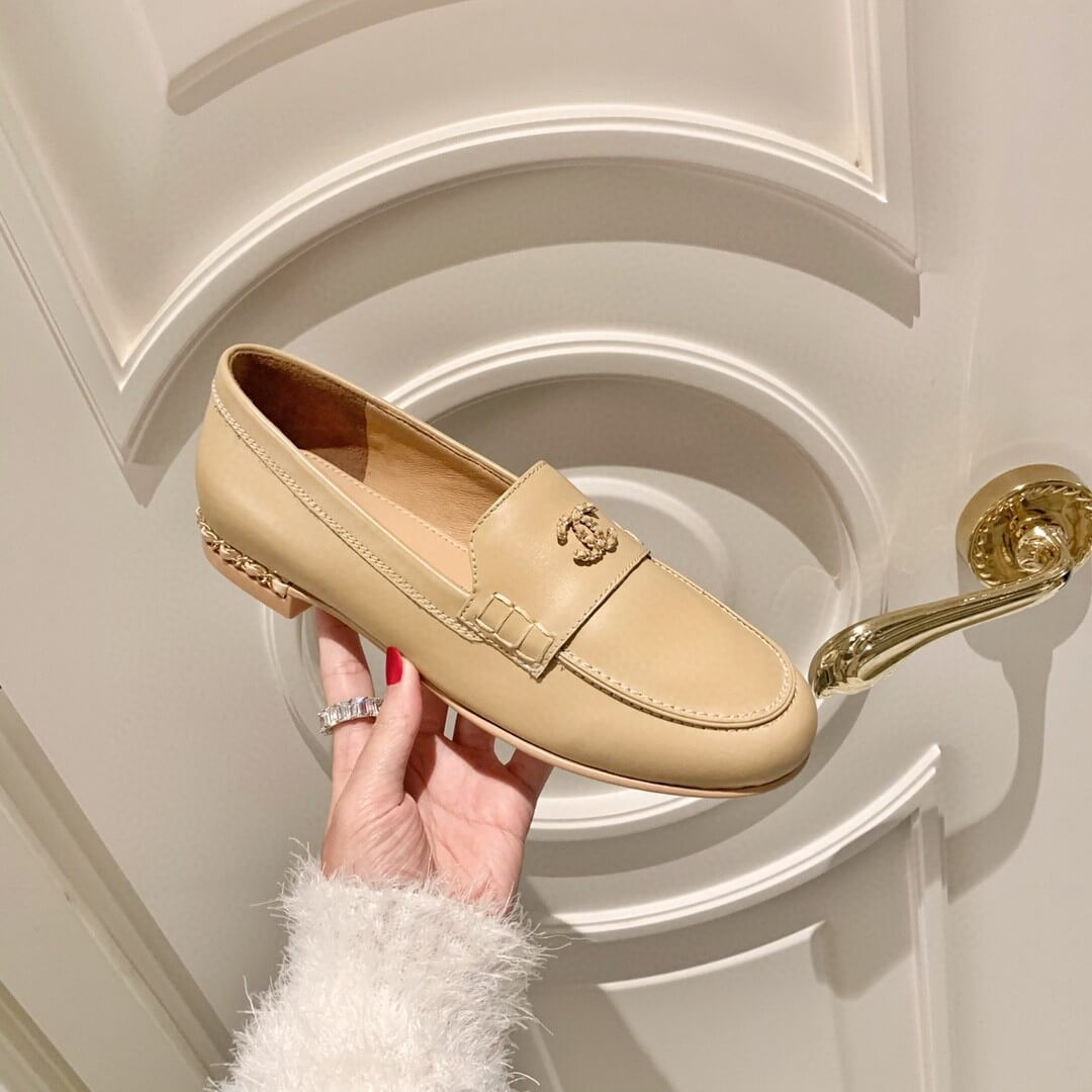 Chanel Chain Plain Loafers G35631