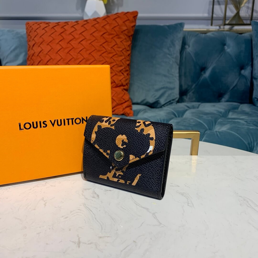 Louis Vuitton Monogram Giant Jungle Zoe Wallet M62933