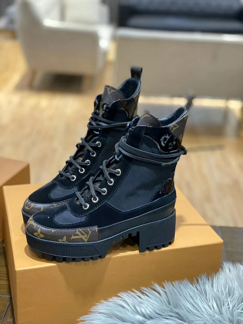 Louis Vuitton Laureate Desert Boot 1A4XYE