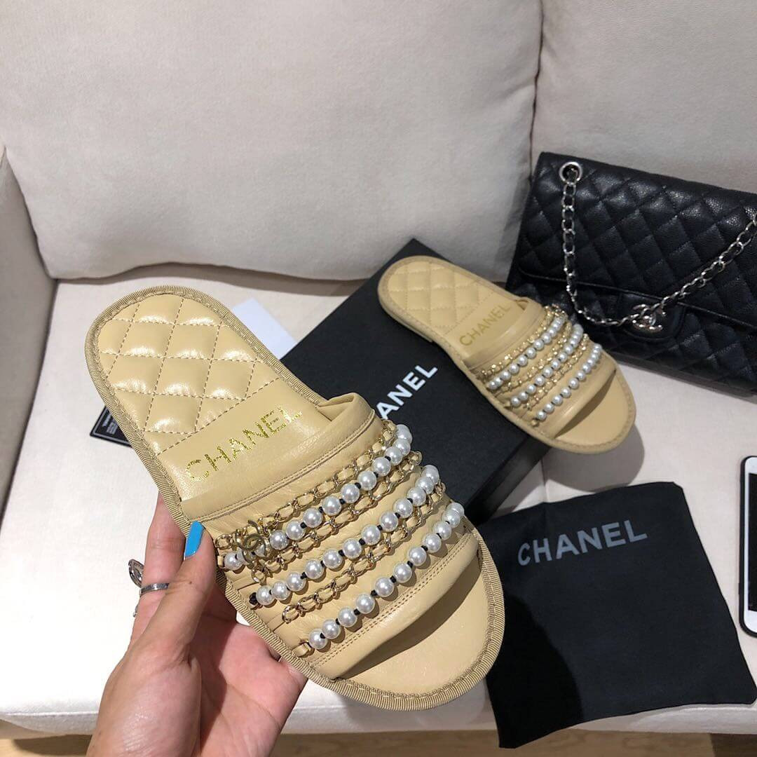Chanel Chain and Pearl Slipper G34406