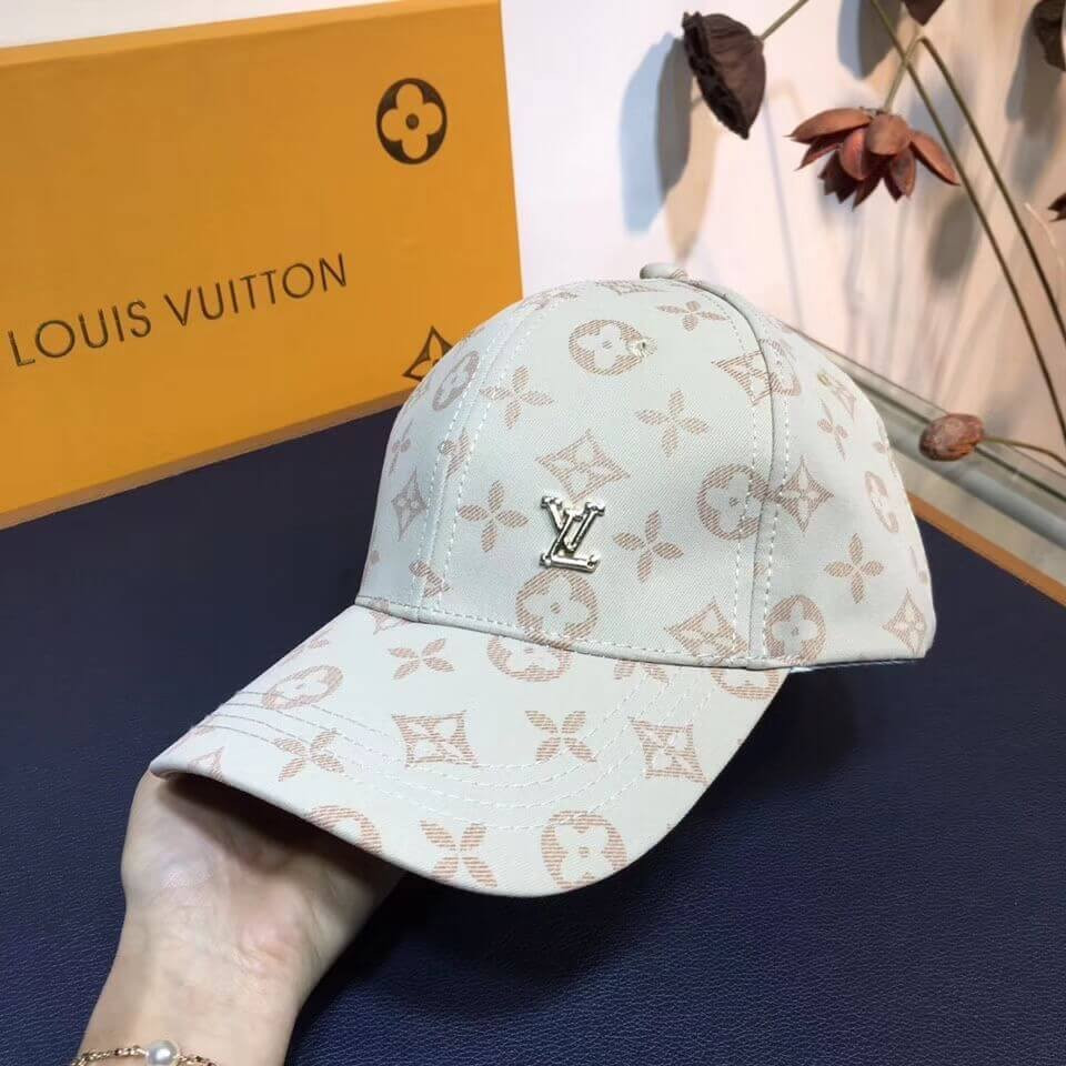 Louis Vuitton LV Logo Embroidery Cap 68985