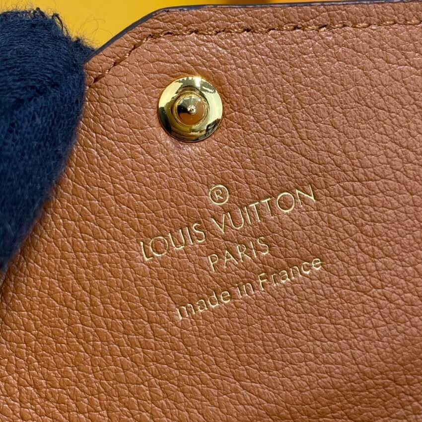 Louis Vuitton Key Pouch M80692