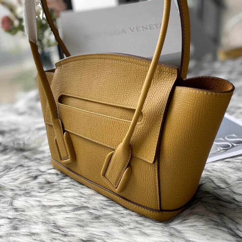 Bottega Veneta Small Arco In Grainy Calfskin 580725