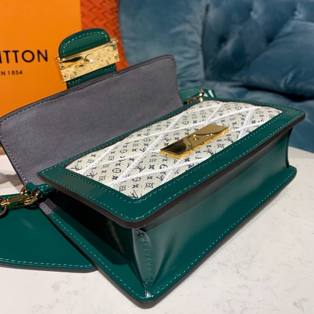 Louis Vuitton Bumbag Dauphine M53228