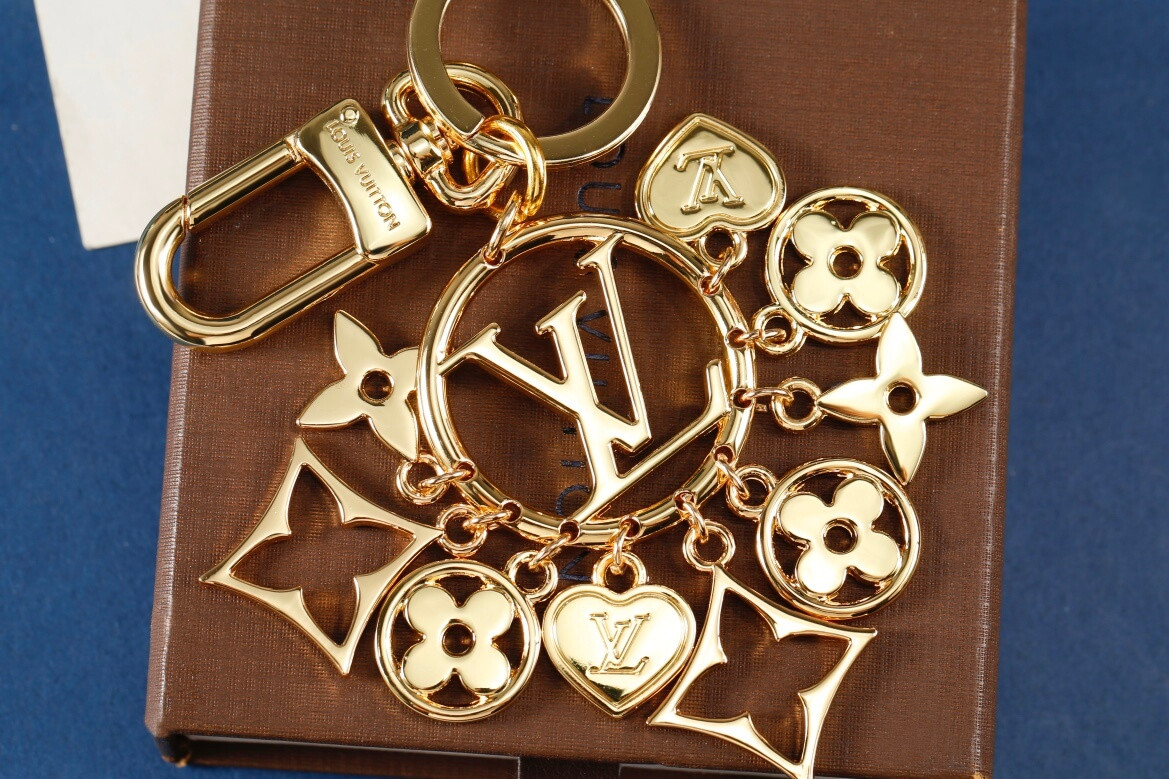 LV Circle Twinkling Keyring And Bag Charm M01359